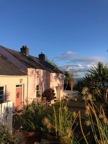 Gallery image of The Pink Cottage (upstairs suite) & Secret Garden in Whitehead