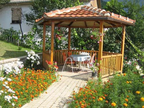 Un jardín fuera de Villa Novak