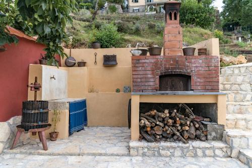 Εγκαταστάσεις μπάρμπεκιου για όλους τους επισκέπτες καταλύματος σε φάρμα