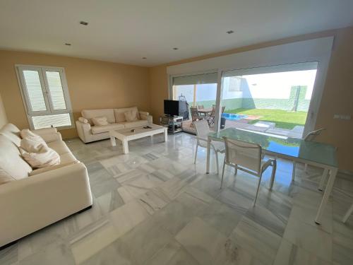 The Traveller's House Villa Augusta golf y playa