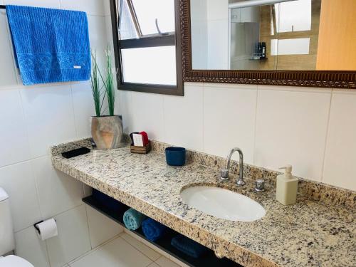 Ένα μπάνιο στο Loft london, charme e estilo no coração de Icarai