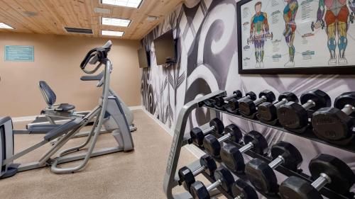 
The fitness center and/or fitness facilities at Best Western Plus Chandler Hotel & Suites
