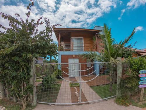 Το κτήριο όπου στεγάζεται  η παραθεριστική κατοικία