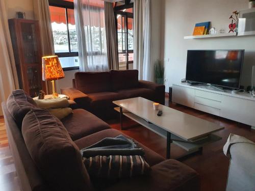 Alcaravaneras Home