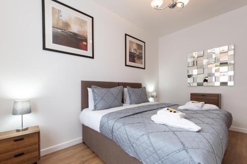 Gallery image of Silver Moon Silver Service Apartments Freeparking in Southampton