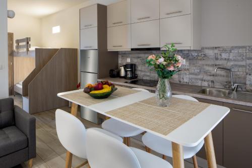 Casa Gardenia-modern apartment next to the beach, near Old Town