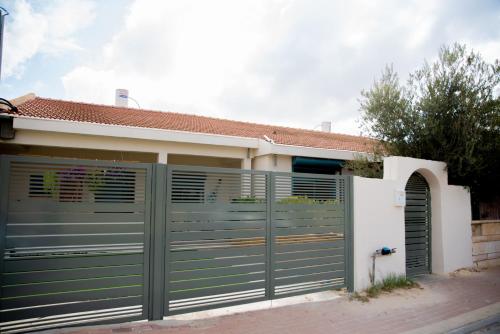 El edificio en el que está la casa vacacional