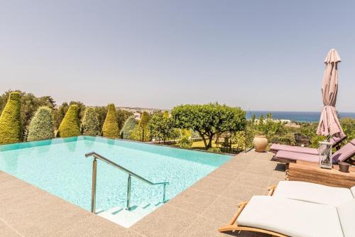 Luxury Villa Golden Crest with private pool