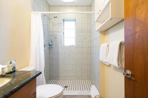 Et badeværelse på Mar Bay Exclusive Suites
