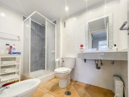 Un baño de Mary Montana