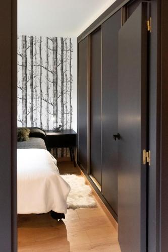  Apartaments Sant Bernat -  Chambre  photo :   Tea/Coffee maker    Bath    Safety deposit box                           