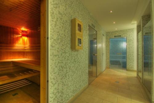 Kúpeľňa v ubytovaní Trixy wellness apartman Siófok