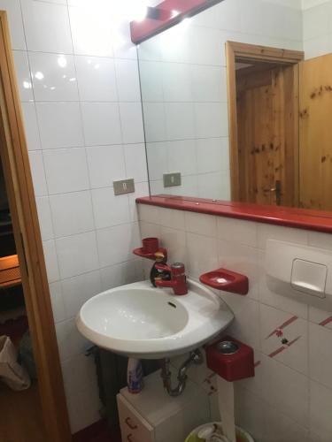 Kúpeľňa v ubytovaní Appartamento con vista unica Condominio Grand'Ourse