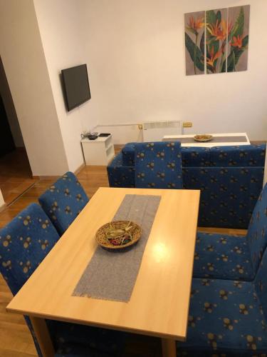 Linden Tree Apartment – Photos 5