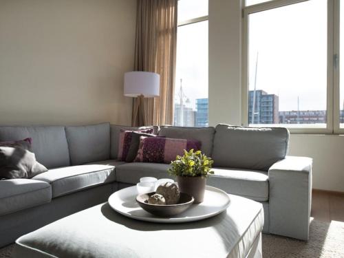 Modern apartment overlooking the harbor – Photos 3