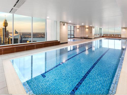 Poolen vid eller i närheten av Meriton Suites World Tower, Sydney