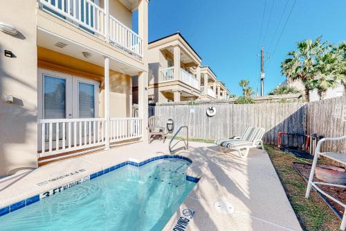 Πισίνα στο ή κοντά στο Saturn Serenity & Condo