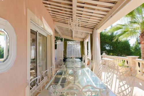 Juan Les Pins Near Cannes Beaches 18-20 Guests