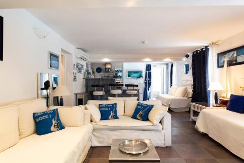 Juan Les Pins Near Cannes Beaches 18-20 Guests
