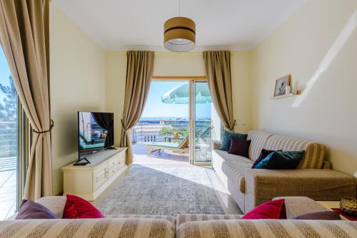 BnB Homes Ocean view Apartment with huge sunny Terrace, 2 Swimming pools & Tennis court photo 2