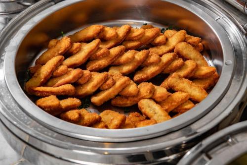 ホテルの敷地内または近くでの食事または食べ物