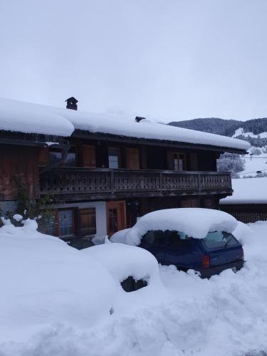 Chalet Pagrüeg om vinteren