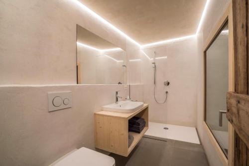 Ένα μπάνιο στο Ferienhaus im Stadl