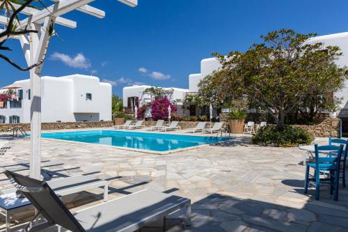 Callisti Mykonos Town with pool view and Calypso upper floor with sea view