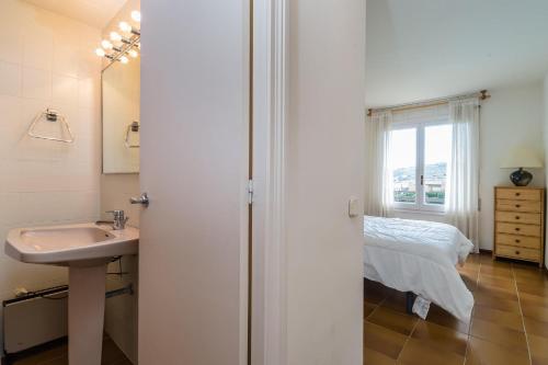 Kúpeľňa v ubytovaní AV-1 CALELLA DE PALAFRUGELL 6 Pax