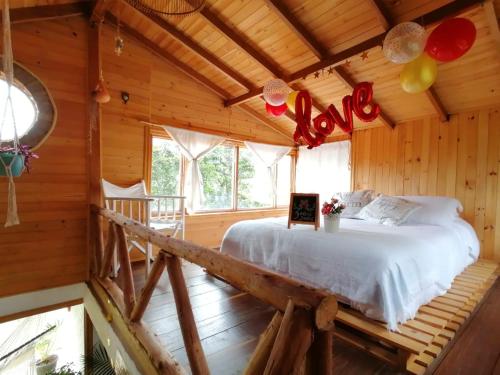 Postel nebo postele na pokoji v ubytování ALMA Glamping - San Francisco Cund - A 1h de Bogotá