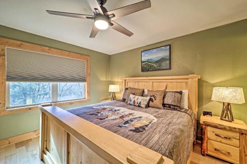 Imagen de la galería de Peaceful Banner Elk Mountain Cabin Near Ski Areas!, en Banner Elk