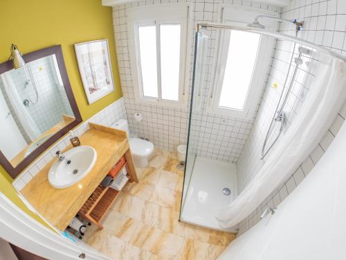 A bathroom at San Felipe Sevilla Urban Apartment