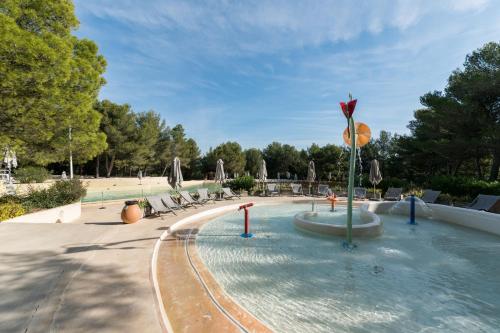 Kolam renang di atau dekat dengan Village Pierre & Vacances Pont Royal en Provence