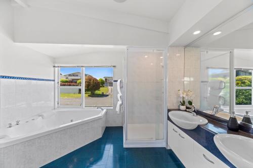 Et badeværelse på Hilltop House - Taupo