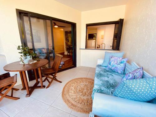 Posezení v ubytování Ultima- Unique elegance in Port Douglas