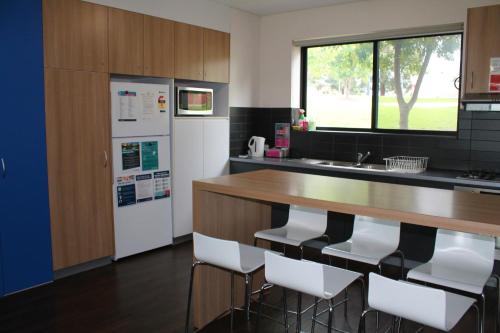 Kjøkken eller kjøkkenkrok på Western Sydney University Village - Penrith
