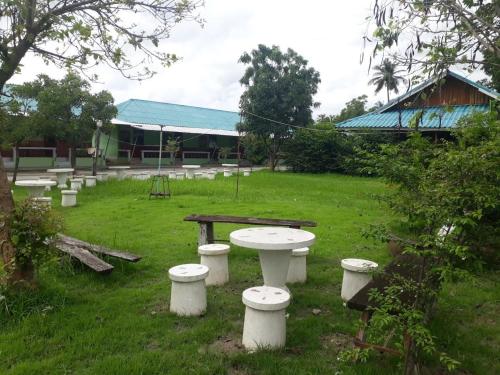 Κήπος έξω από το เพชร การ์เด้น -Phet Garden Resort, Nakhonthai 1