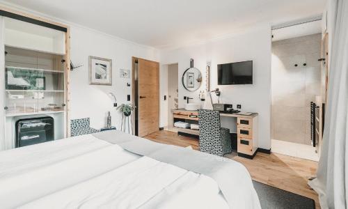 Hotel & Appartements Tiroler Buamにあるキッチンまたは簡易キッチン