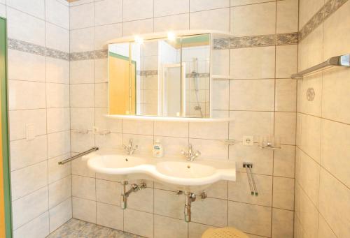 Chalet Josi tesisinde bir banyo