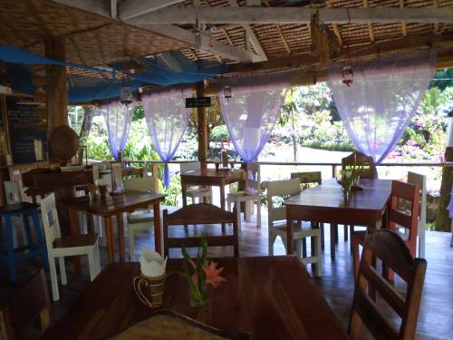 Restaurant ou autre lieu de restauration dans l'établissement Nypa Style Resort Camiguin