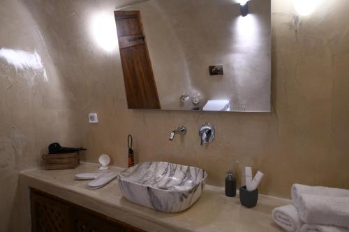 Ένα μπάνιο στο Luxe Efis Home Sea View 4 Villas & 4 Prive Jacuzzi