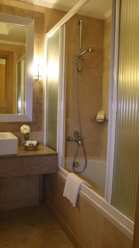Koupelna v ubytování Adrina Termal Health & SPA Hotel