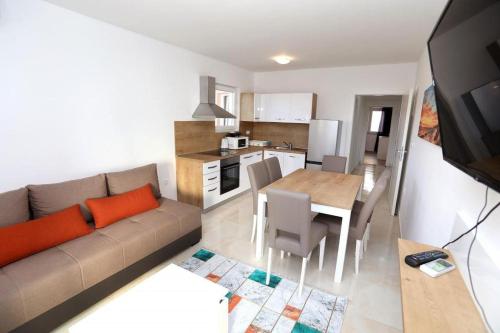 Apartment in Okrug Gornji with sea view, terrace, air conditioning, WIFI 5059-1