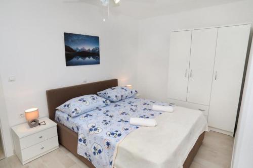 Apartment in Okrug Gornji with sea view, terrace, air conditioning, WIFI 5059-1