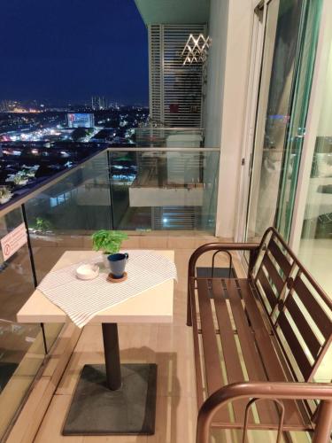 Balkón nebo terasa v ubytování Ksl D'Esplanade Studio Apartment's 2