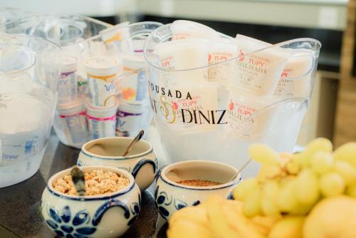 インの敷地内または近くでの食事または食べ物