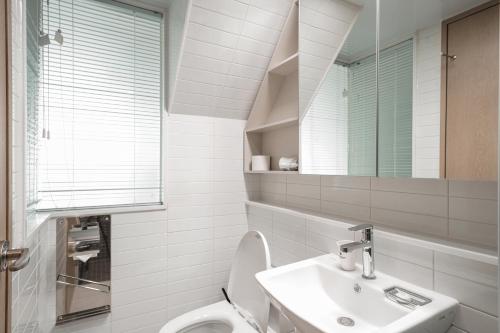 A bathroom at Blue Ocean Residence Hotel