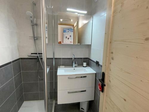 Vannas istaba naktsmītnē Appartement Les Saisies, 2 pièces, 4 personnes - FR-1-293-204