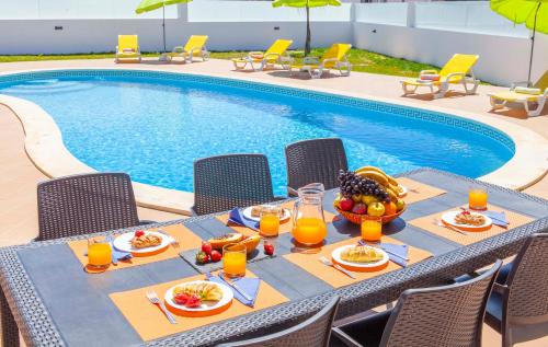 Villa Abel - Villa espaçosa com BBQ e piscina em Albufeira
