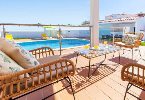 Villa Abel - Villa espaçosa com BBQ e piscina em Albufeira